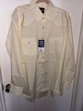 Wrangler Men’s Cream Long-Sleeve Western Snap Shirt
